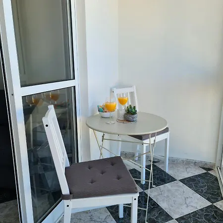 Sun & Sea Apartament *